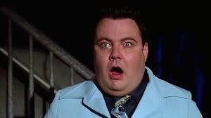 Glenn Shadix joue dans "Demolition Man" et "Beetlejuice" où, étrangement, il porte le même prénom ?