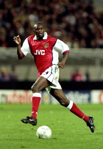 En 1998 avec Arsenal, il remporte.....