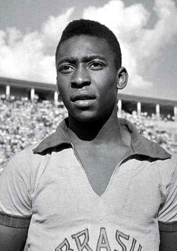 En 1962 il participe à son second Mondial au Chili, mais il se blesse dès le deuxième match de poule face ......
