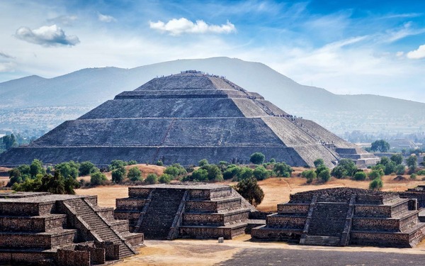 Sur quelle période s'est étendu l’empire aztèque ?