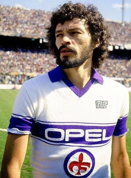 En 1986, pour quel club quitte-t-il la Fiorentina ?