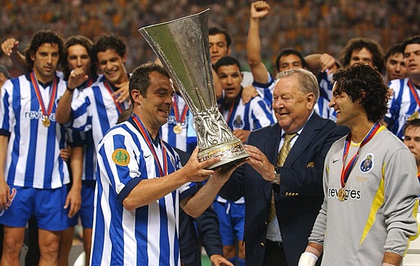 En 2003, le FC Porto remporte la finale de la Coupe UEFA face à .....