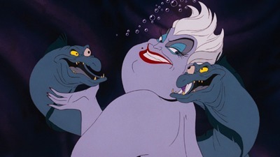 Que sont les deux animaux qui accompagnent Ursula ?