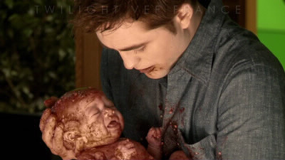 Pour sauver le bébé, Edward a dû :