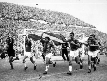 Quel pays remporte la coupe du monde 1958 ?