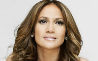 Quel âge a Jennifer Lopez ?