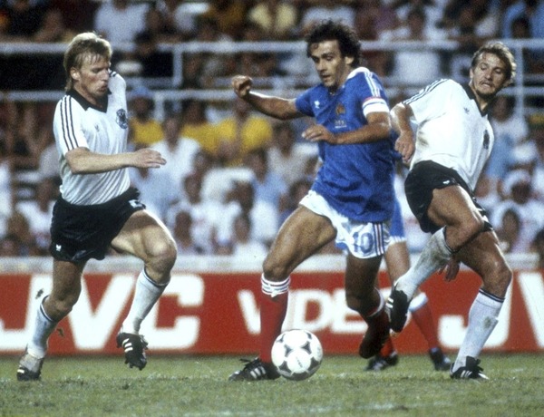 Lors de la célèbre demi-finale du Mondial 82 à Séville, comment inscrit-il un but aux allemands ?