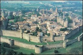 Il fait très chaud à Carcassonne, la température n'est même jamais descendue sous les 20 degrés Celsius.