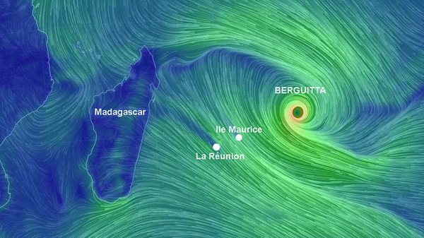 Le 18 janvier, par quel cyclone la Réunion est-elle touchée ?