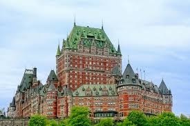 Peut-on dire que le château Frontenac se trouve au Québec et à Québec ?