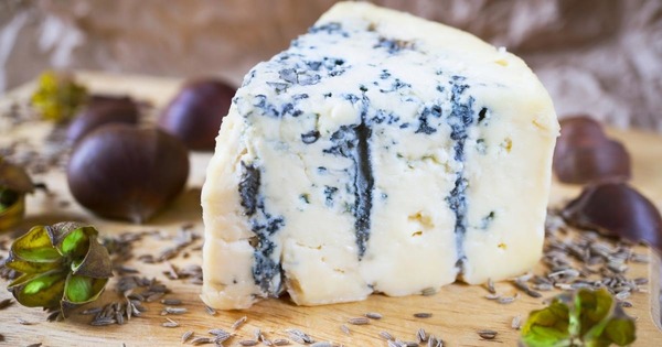 Le gorgonzola est un fromage à base de lait de…