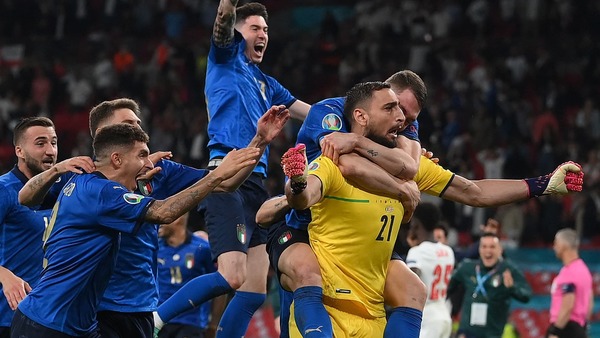 C'est l'Italie qui sort vainqueur de cette séance. Combien de joueur anglais ont manqué leur tentative ?