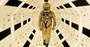 Comment s'appelle l'ordinateur de bord dans la version originale de "2001, l'Odyssée de l'espace" (1968) ?