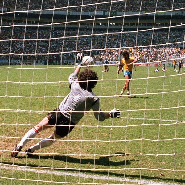 Lors du Mondial 1986, qui est ce gardien de buts français qui s'est illustré sur les tirs aux buts brésiliens ?