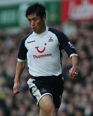 En 2002 il fut un des meilleurs sud-coréen ce qui lui permit de rejoindre le PSV puis Tottenham et Dortmund ?