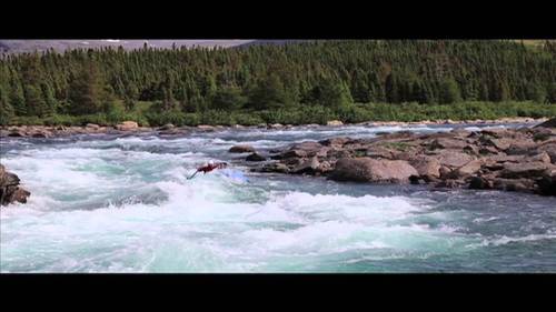Quel cours d'eau longe le parc national Kuururjuaq ?