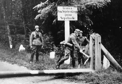 Quel incident a déclenché l'invasion de la Pologne par l'Allemagne en 1939 ?
