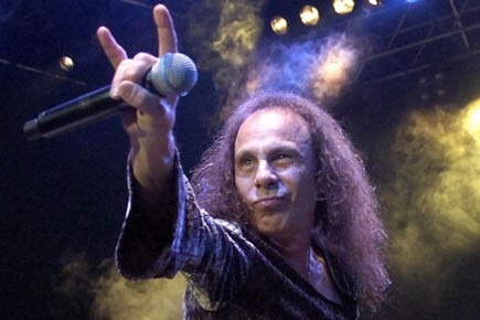 Dans quel groupe Ronnie James Dio n'a-t-il jamais chanté ?