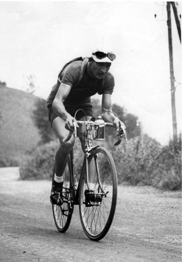 Gino Bartali a remporté le Tour de France en...