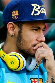 Quel est le nom et prénom de Neymar ?