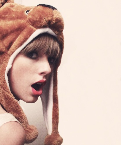 Taylor Hangi Şarkısı İle ABD Country Listesinde 1. Olmuştur ?