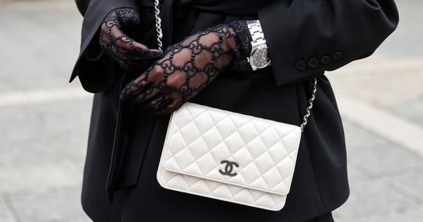 Lequel est le plus cher : un sac Chanel ou une montre Rolex ?