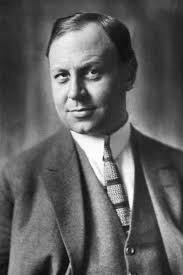 En 1929, il devient le premier à remporter l'Oscar du Meilleur Acteur. C'est ?