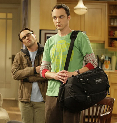 Qu'est-ce que Sheldon interdit à Léonard ?