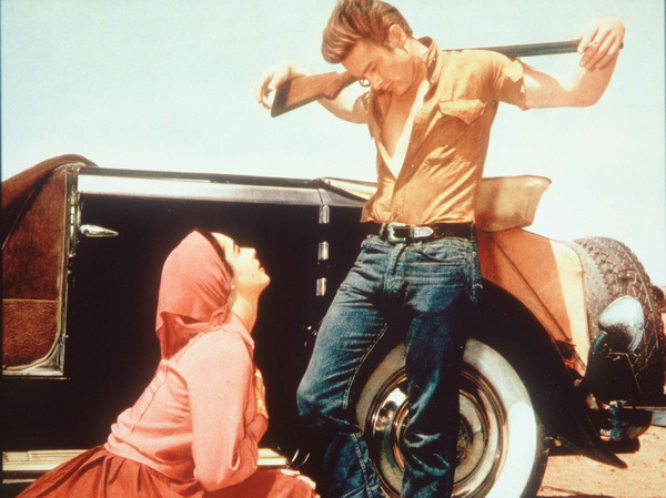 Quel est ce film qui met à l'affiche James Dean, disparu l'année précédente ?