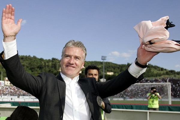 En 2006, il devient l'entraîneur de la Juve alors que le club turinois évolue en.....