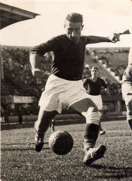 Dans ce Mondial 1934, il devient le premier buteur italien en Coupe du Monde, il s'agit de ?