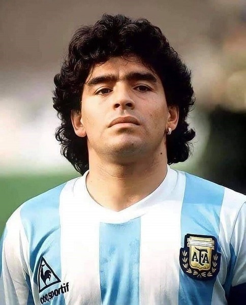 Diego Maradona ? (c'est cadeau)