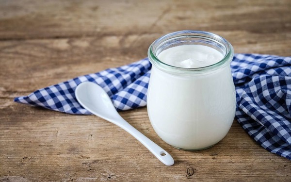 Est un lait fermenté par le développement des seules bactéries lactiques thermophiles :