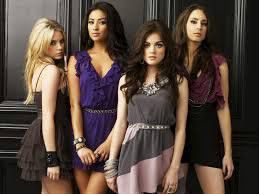 Comment se nomment ces 4 filles de la série Pretty Little Liars ?