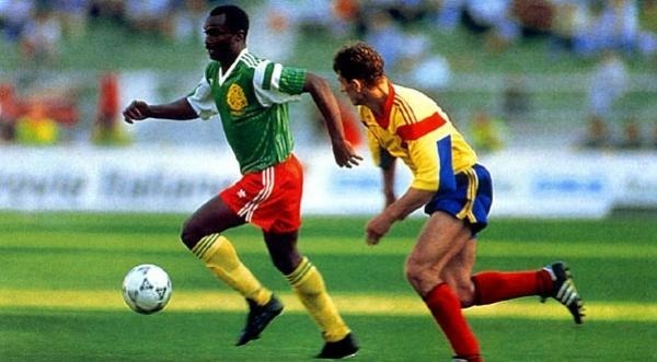 Lors de son second match, le Cameroun s'impose 2-1 face à la Roumanie. C'est Roger Milla qui inscrit les 2 buts de son équipe.