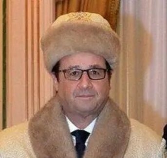 Quel est le type de chapeau porté par François Hollande et offert par le Kazakhstan ?