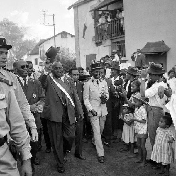 Élu premier président de la République de Madagascar en 1960, en quelle année Philibert  Tsiranana, quitte-t-il le pouvoir ?
