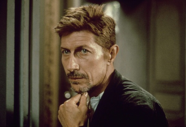 Quel personnage Jacques Dutronc a-t-il interprété au Cinéma ?