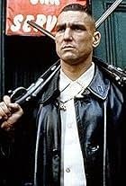 Ancien footballeur gallois violent devenu acteur dans des films conne "Snatch" ou "X-Men, l'affrontement final" ?