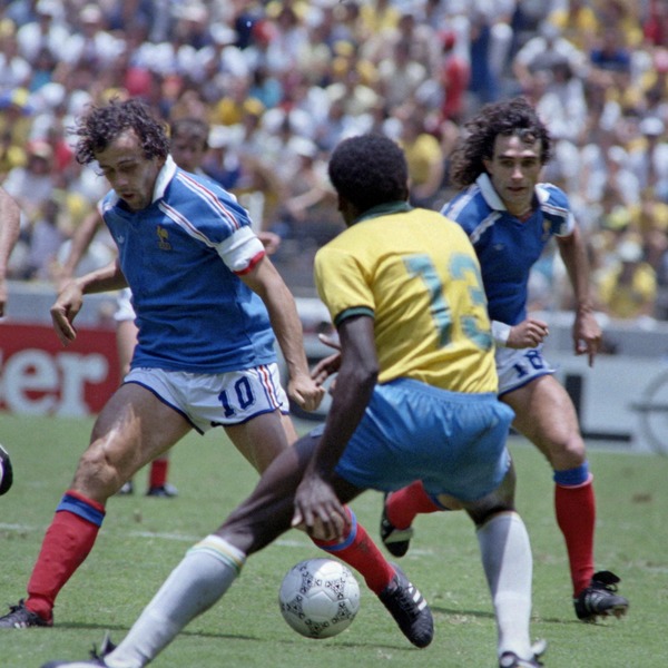 A quel stade de la compétition les français ont-ils éliminé les brésiliens lors du Mondial 86 ?