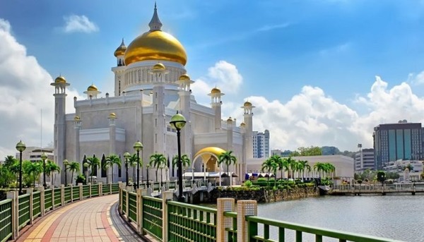 Où se situe le sultanat de Brunei ?