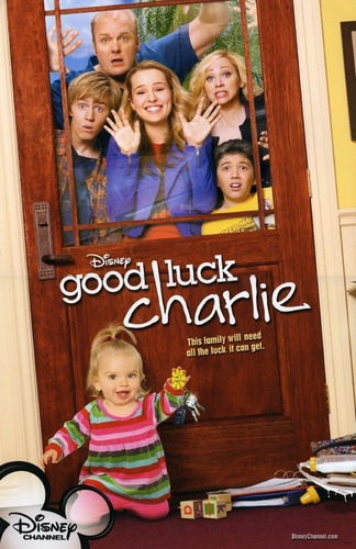 Qui joue le rôle de Charlie dans "Bonne chance Charlie" ?