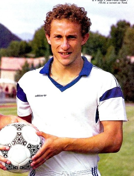 Quel club Jean-Pierre Papin a-t-il quitté pour rejoindre l'OM en 1986 ?