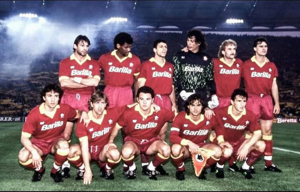 En 1991, à qui les romains sont-ils opposés lors de la finale de la Coupe UEFA ?