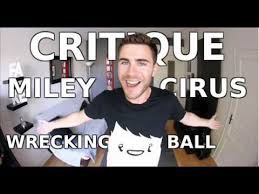 A-t-il fait une vidéo sur Miley Cyrus pour son clip "Wrecking ball" ?