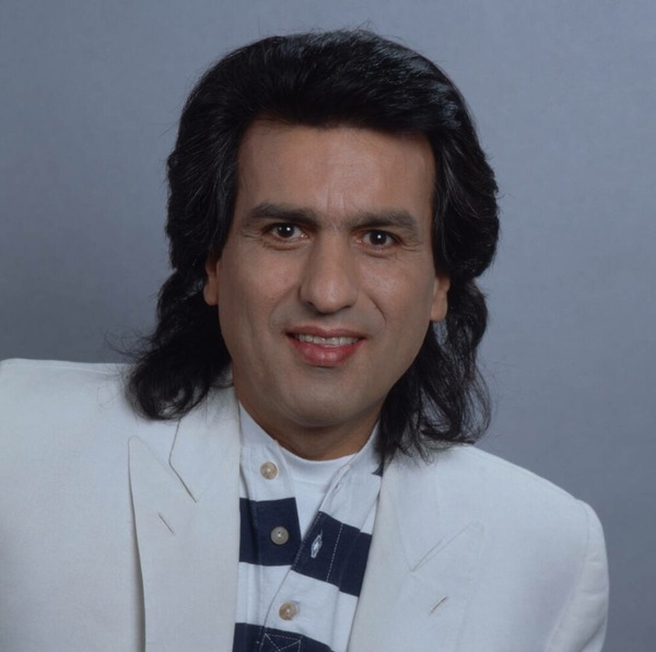 Chanteur et compositeur mondialement connu, il s'agit de ?
