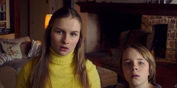 Dans le film "The Visit", à qui ces enfants pensent-ils rendre visite ?
