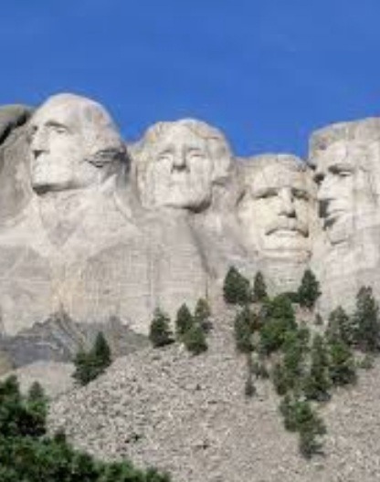Sur le "Mount Rushmore" sont immortalisés, dans la pierre, George Washington, Thomas Jefferson, Abraham Lincoln et ...