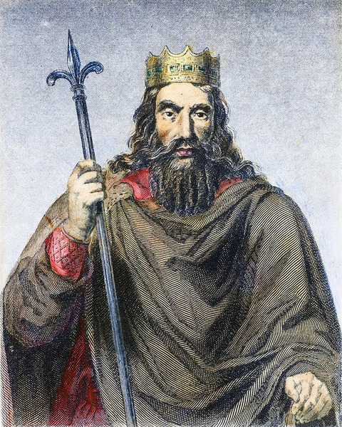 Considéré par bon nombre d'historiens comme le tout premier monarque, Roi des francs de 481 à 511. Il s'agit de ?
