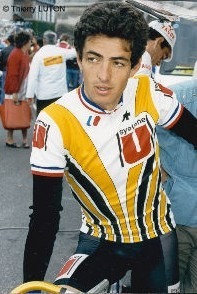 Coureur professionnel de 1980 à 1994, il a notamment remporté deux fois Paris-Roubaix, en 1985 et 1991.